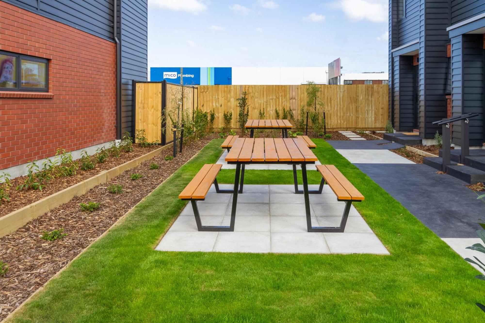 Prime Locale: Studio With Balcony Christchurch Exterior foto